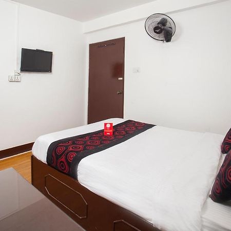 Oyo 175 Hotel Felicity Катманду Экстерьер фото