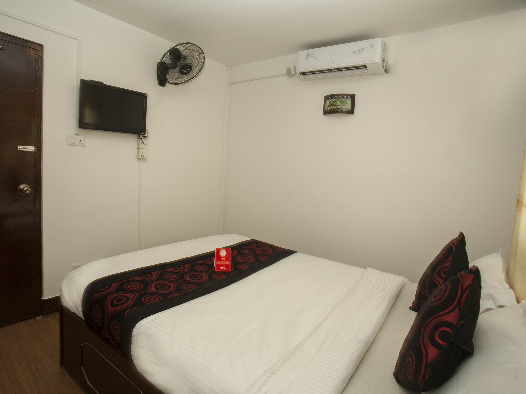 Oyo 175 Hotel Felicity Катманду Экстерьер фото